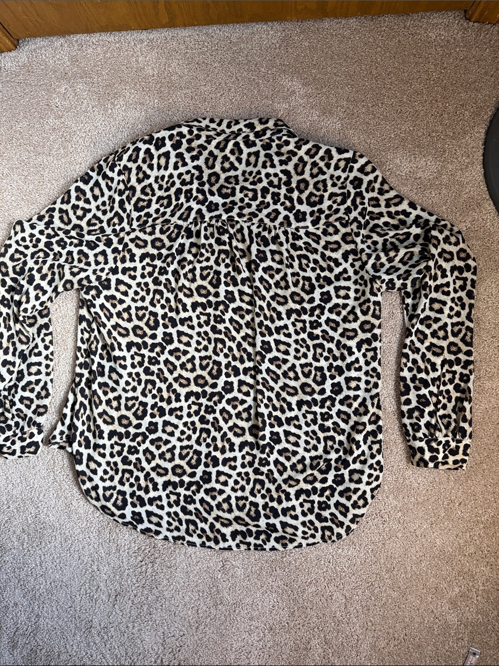 H&M Ladies Long Sleeve Leopard Print Lightweight Blouse. Size Medium - Picture 6 of 7